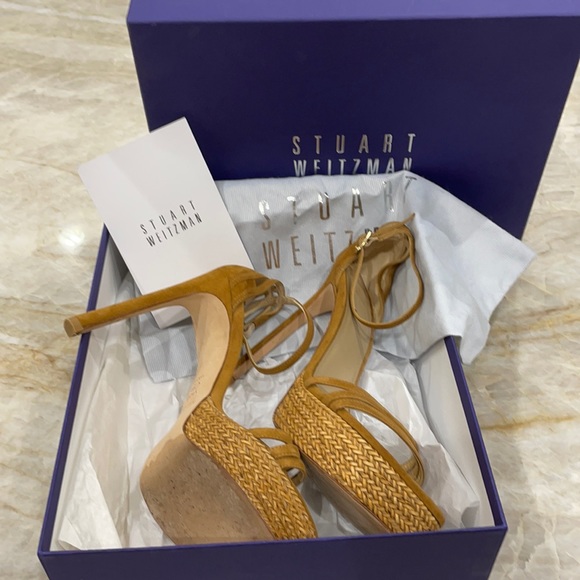 Stuart Weitzman Shoes - Stuart Weitzman Whichway Pump